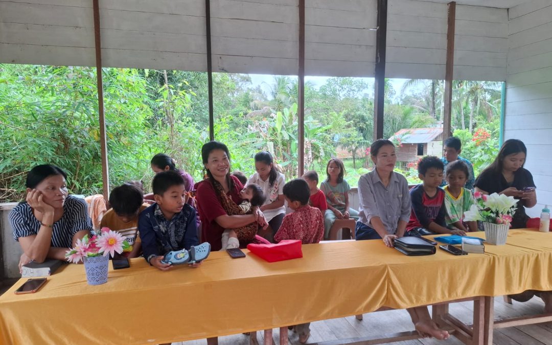 Sukacita Ibadah Minggu Pagi Jemaat di Desa Tumbang Mangketai, 03 Mei 2026