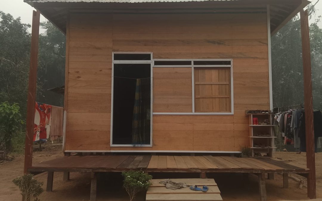 SENYUM KELUARGA ANDRIO ANDISEVEN MEREKAH, BEDAH RUMAH YDKI KINI SELESAI 100%